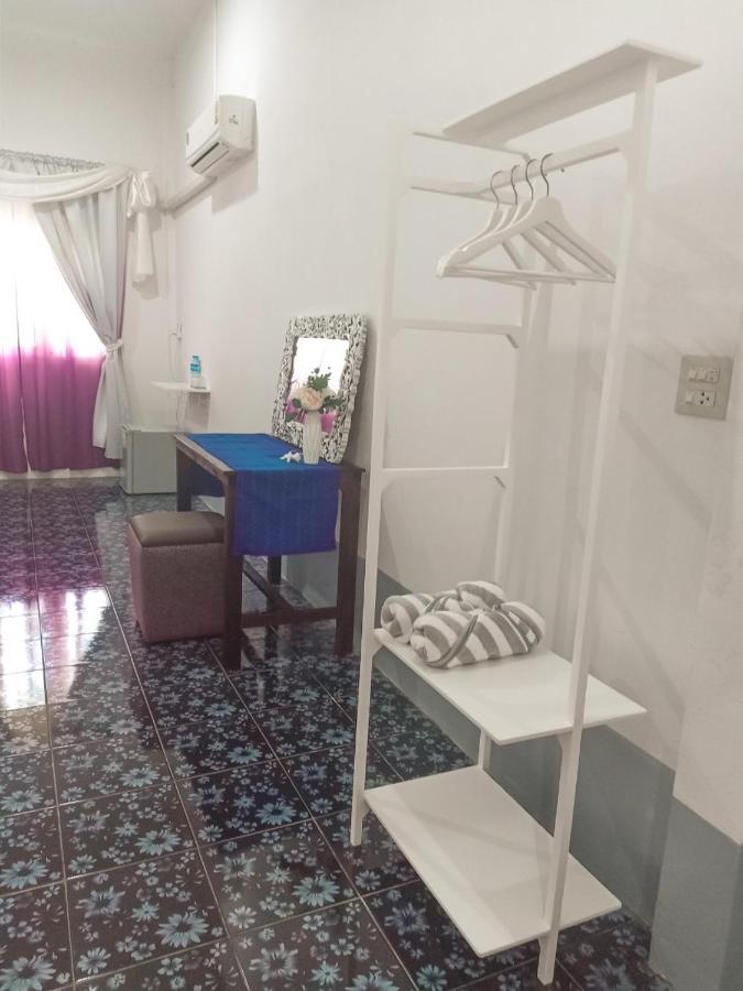 فندق โรสชาเลต์ Rose Chalet كانتْشانابوري المظهر الخارجي الصورة